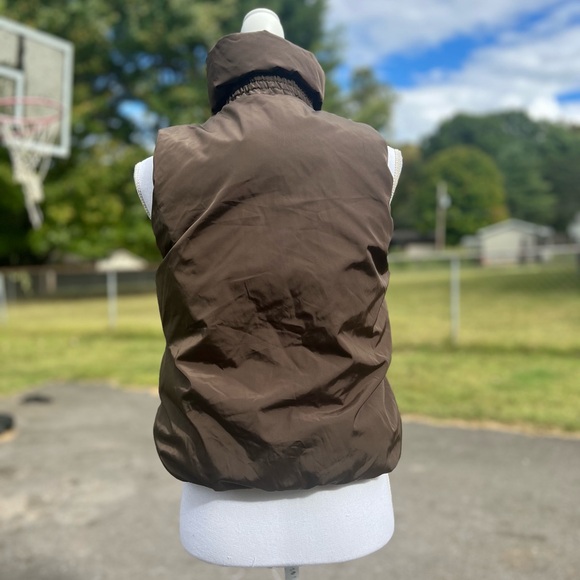 Gap and Old Navy Sz M Winter Vest Puffer Bundle - Picture 10 of 14